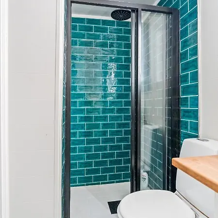 Classic, Unique And Charming - Popular Area Apartman *