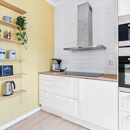 Classic, Unique And Charming - Popular Area Apartman *