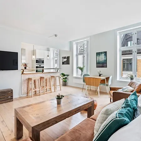 Classic, Unique And Charming - Popular Area Apartman *